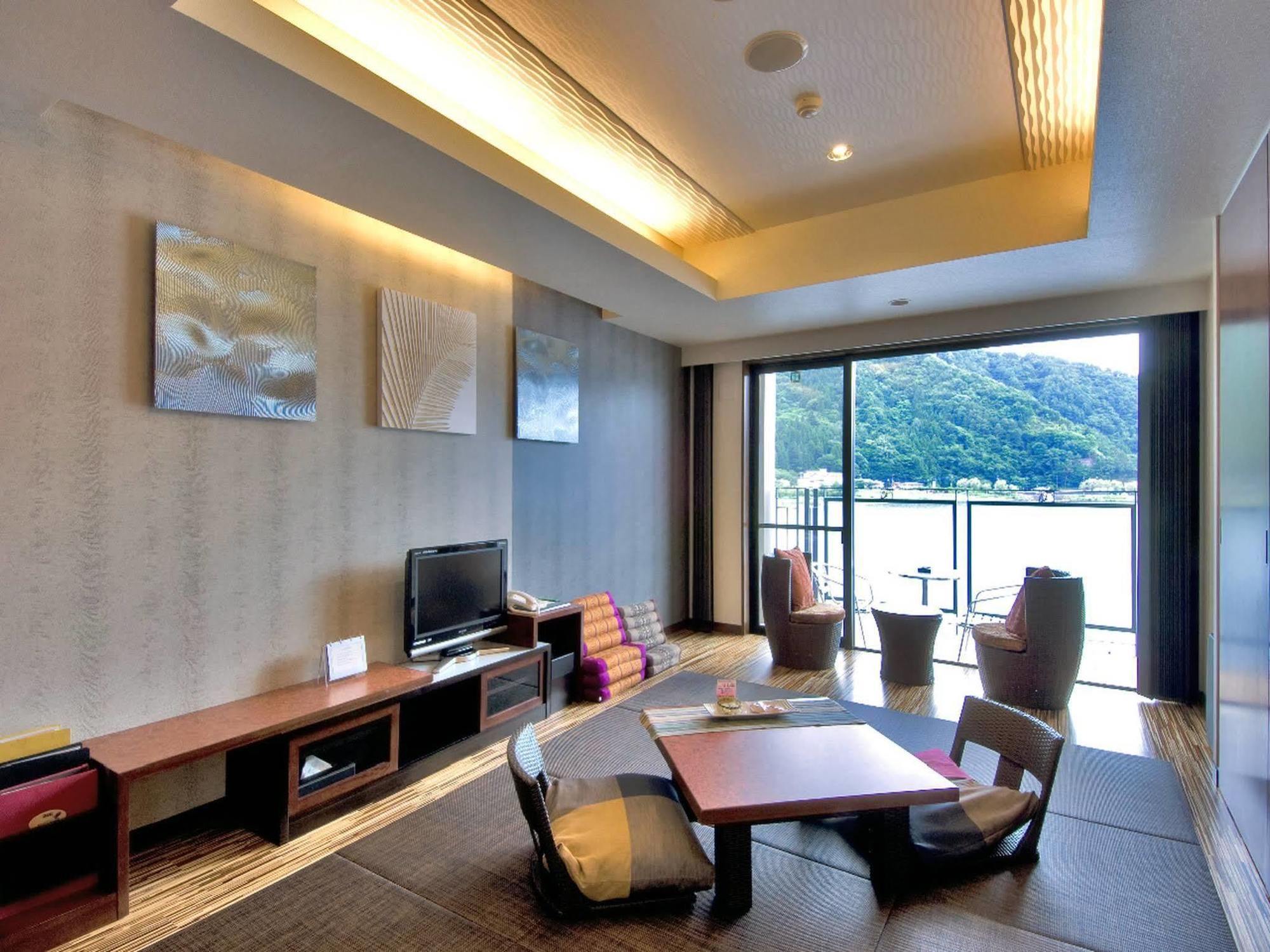 Kaze No Terrace Kukuna Hotel Fujikawaguchiko Luaran gambar